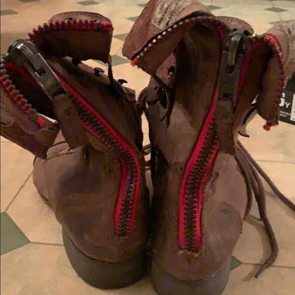 Steve Madden Boot - Picture 2 of 4